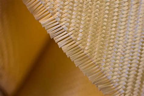  Aramid Fiber: การเสริมความแข็งแรงให้กับอุตสาหกรรมยานยนต์และอวกาศ!