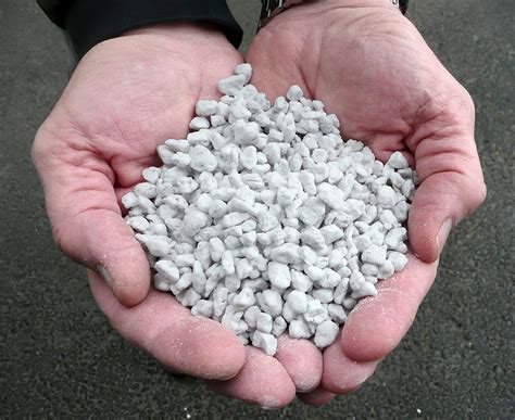  Perlite! Miracle Mineral for Insulation and Sustainable Construction!